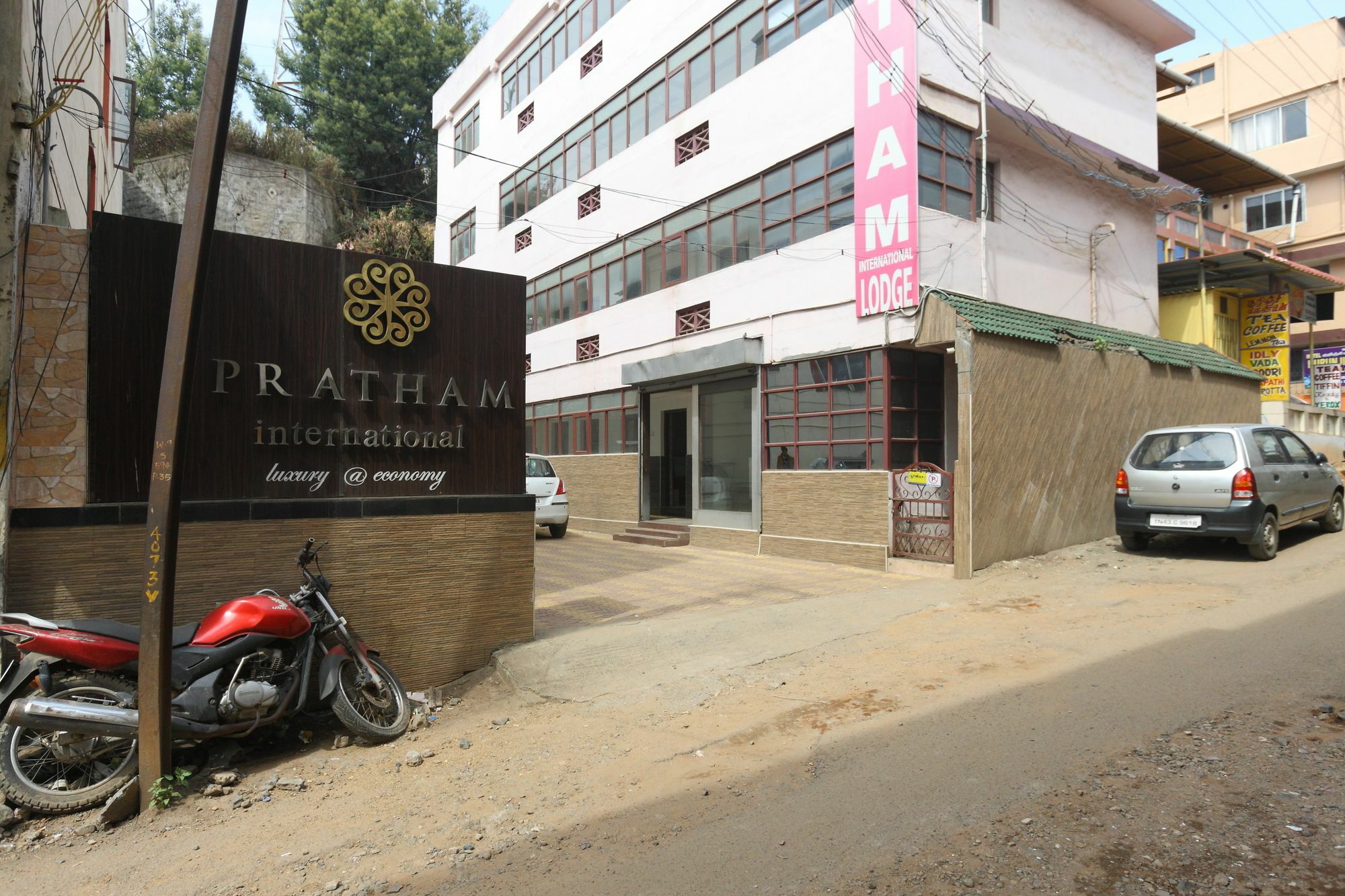Hotel Pratham International Udagamandalam Exterior foto